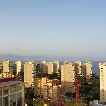 Апартаменты Light-filled With Sea Views Торремолинос