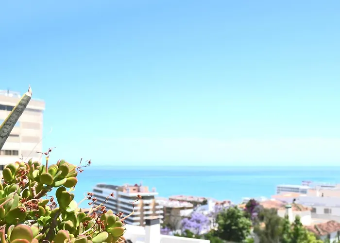 Light-filled With Sea Views