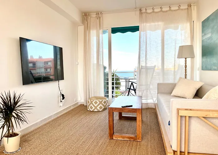 Light-filled With Sea Views Apartment *