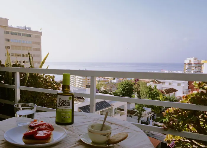 Light-filled With Sea Views